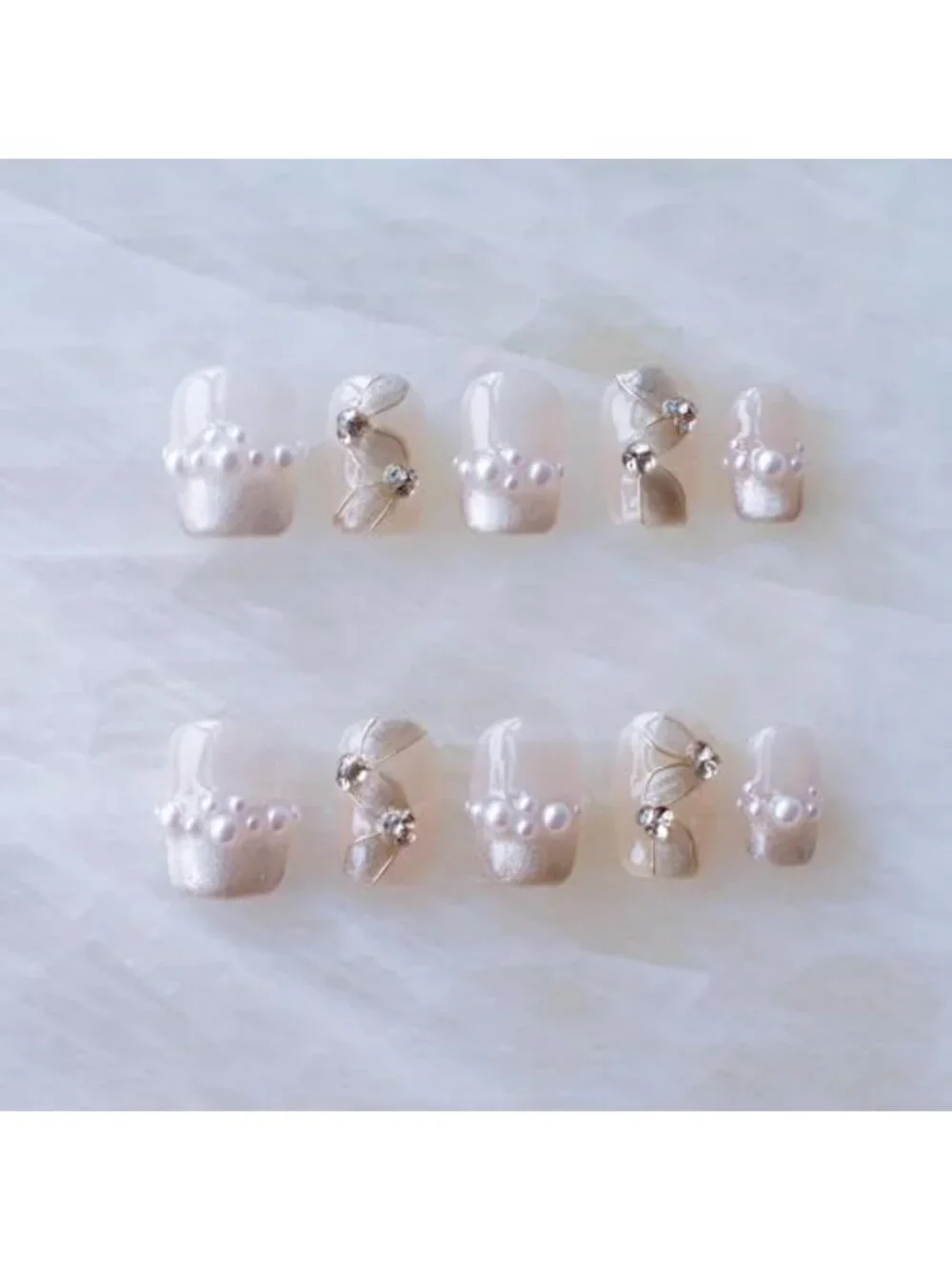 Short Square Press-On Nails with Cat Eye Design, Glitter Ombre French Tips - 10